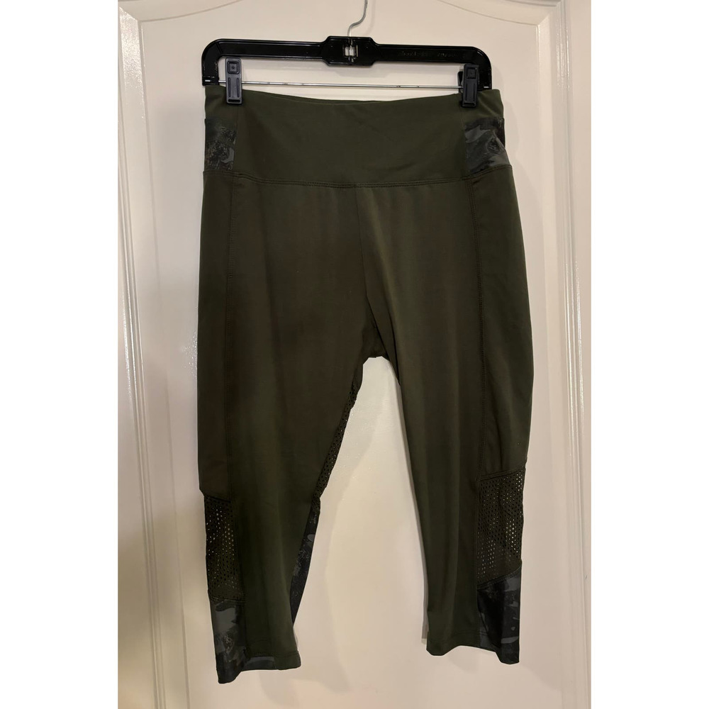 Marika NWOT Green With Camo Accents Capri Size Large With Mesh Panels